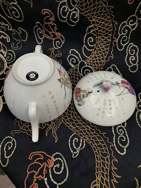古玩陶瓷道光粉彩無雙譜人物茶壺拍賣,當前價格18888元