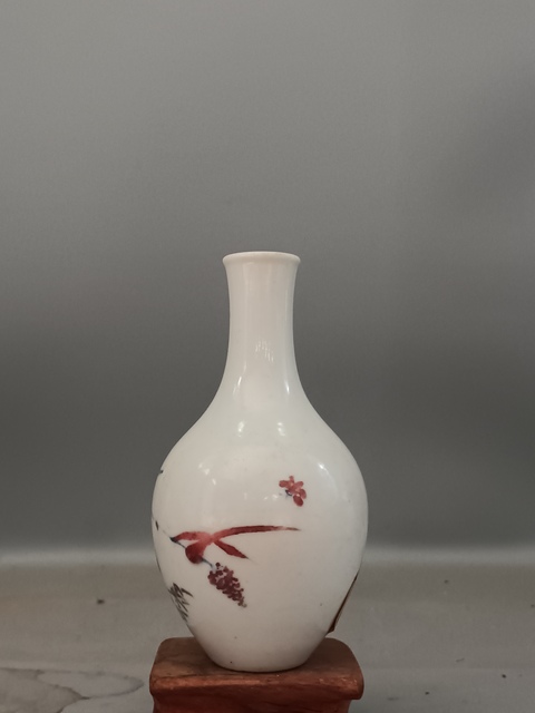 古玩陶瓷青花釉上彩花鳥花卉紋天球瓶拍賣,當前價格0元