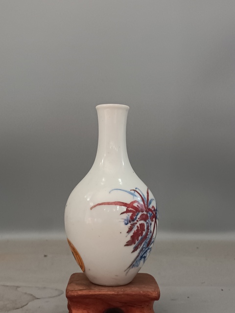 古玩陶瓷青花釉上彩花鳥花卉紋天球瓶拍賣,當前價格0元