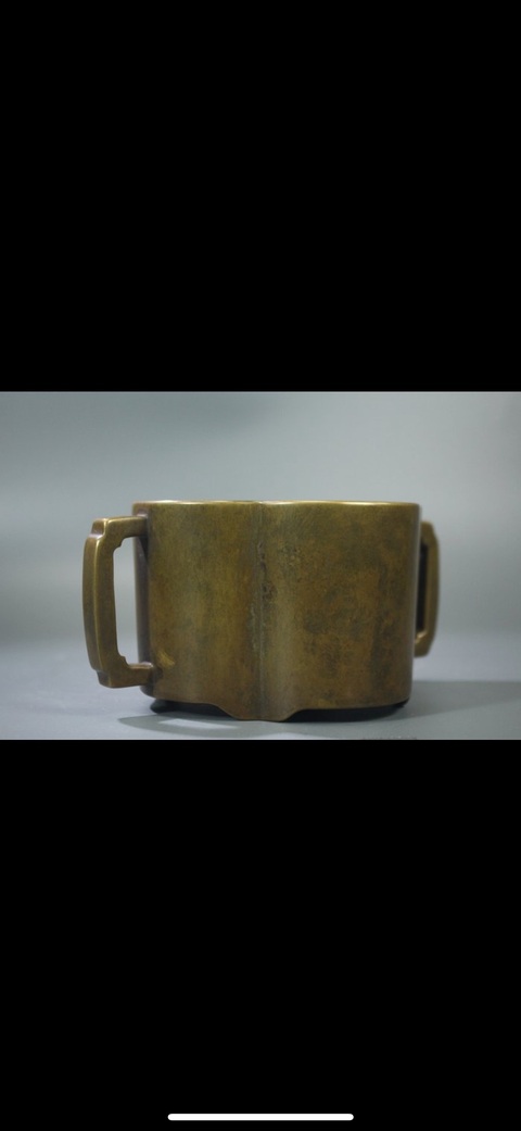 古玩銅器銅雙耳花型爐真品鑒賞圖