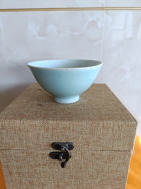 古玩陶瓷清中期本朝款斗笠型豆青釉茶盞拍賣,當前價格598元
