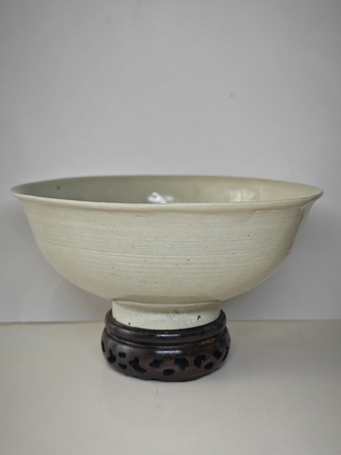 古玩陶瓷元代卵白釉花卉紋墩式碗拍賣，當(dāng)前價(jià)格5432元