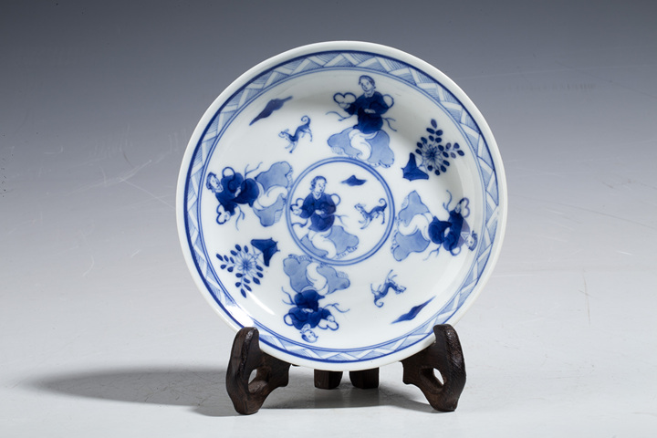 古玩陶瓷清晚·青花仕女瑞犬圖杯碟拍賣，當(dāng)前價(jià)格3800元