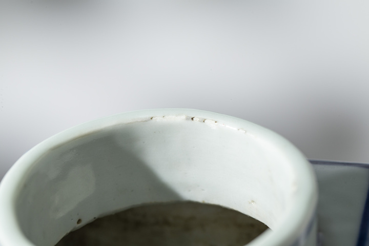 古玩陶瓷清晚·青花云鶴八卦紋琮式瓶
拍賣，當前價格0元