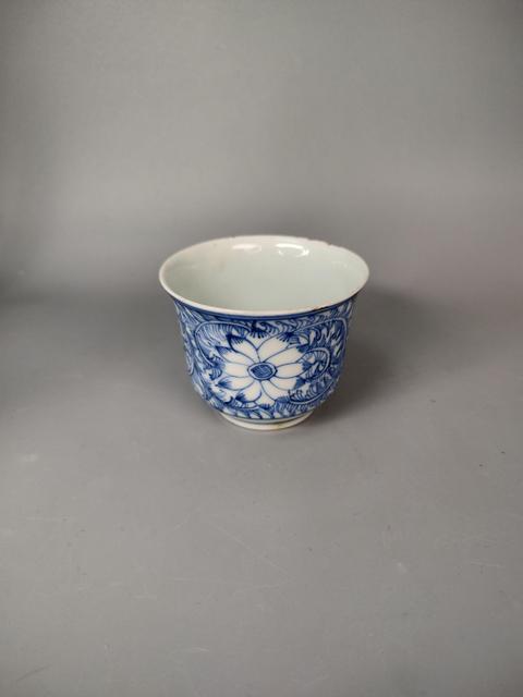 古玩陶瓷清中期青花淡描花卉紋仰鐘杯拍賣(mài)，當(dāng)前價(jià)格1718元
