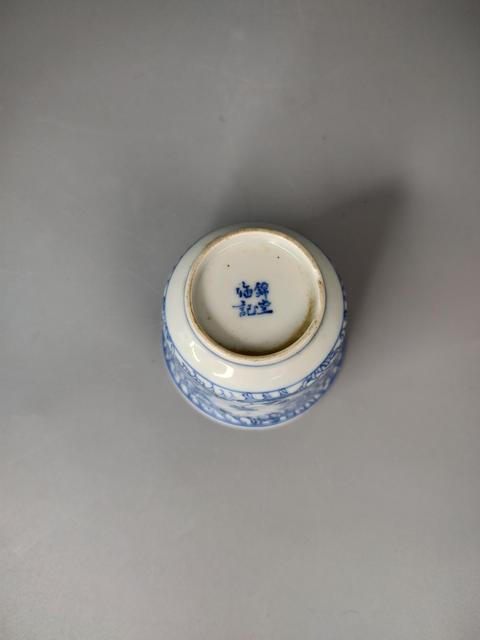 古玩陶瓷清中期青花淡描花卉紋仰鐘杯拍賣(mài)，當(dāng)前價(jià)格1718元