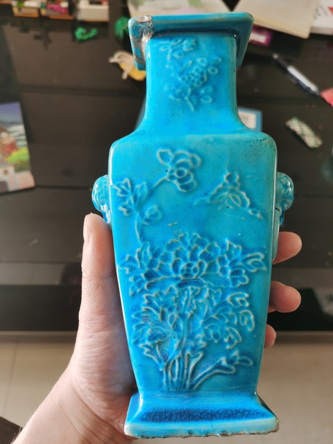 古玩陶瓷孔雀藍釉花卉紋獅耳方瓶拍賣,當前價格1680元