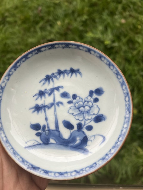 古玩陶瓷外醬釉內(nèi)青花花卉紋盤拍賣，當前價格4888元