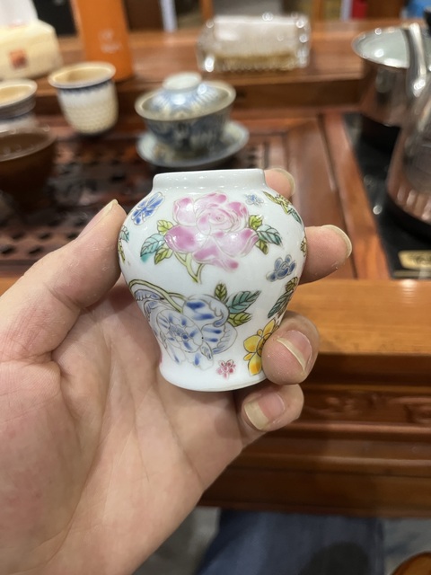 古玩陶瓷粉彩花卉紋蓋罐拍賣,當(dāng)前價(jià)格0元