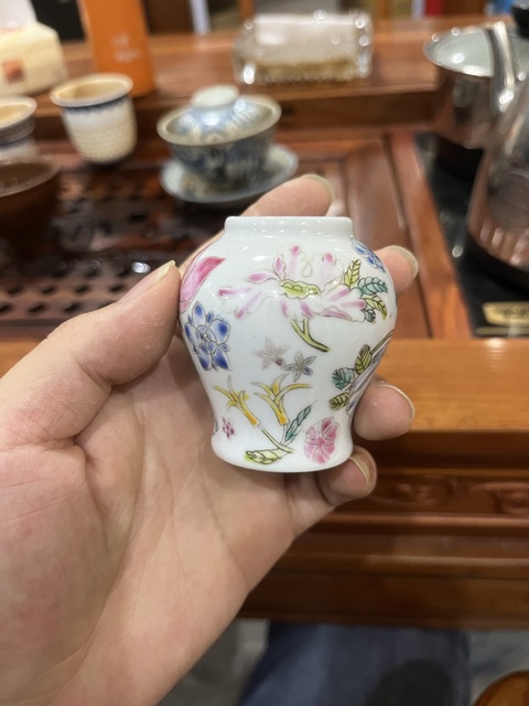 古玩陶瓷粉彩花卉紋蓋罐拍賣,當(dāng)前價(jià)格0元