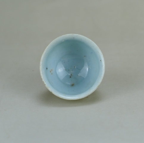 古玩陶瓷元未明初.影青釉小杯(約1368年)拍賣,當前價格33元