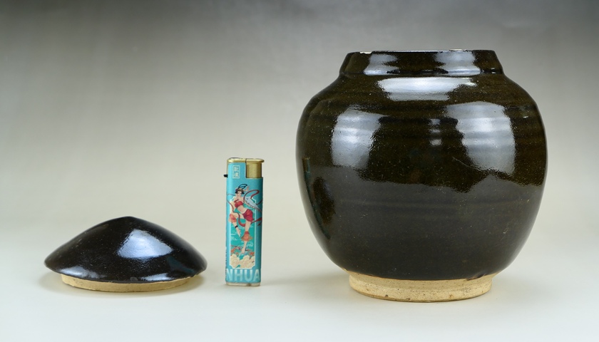 古玩陶瓷罕見:明代定窯系黑釉蓋罐(1368年-1644年)拍賣,當前價格188元