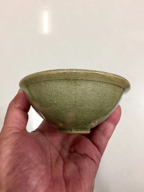 古玩陶瓷宋·耀州窯青釉模印團菊紋盞拍賣，當前價格10000元