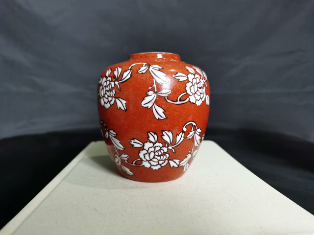 古玩陶瓷【民國 雙底款】紅地花卉紋粉彩蓋罐拍賣,當前價格2599元