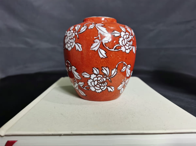 古玩陶瓷【民國 雙底款】紅地花卉紋粉彩蓋罐拍賣,當前價格2599元