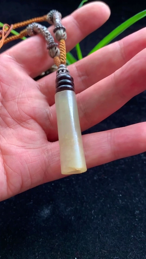 古玩玉器清代天然翡翠“素紋管”拍賣,當前價格4800元