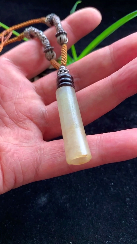 古玩玉器清代天然翡翠“素紋管”拍賣,當前價格4800元