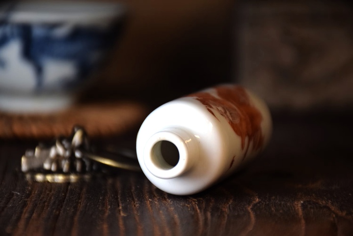 古玩陶瓷礬紅彩納福圖鼻煙壺拍賣,當前價格3600元