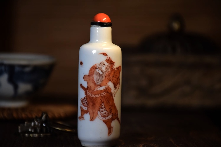 古玩陶瓷礬紅彩納福圖鼻煙壺拍賣,當前價格3600元