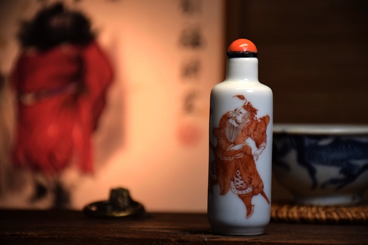 古玩陶瓷礬紅彩納福圖鼻煙壺拍賣,當前價格3600元