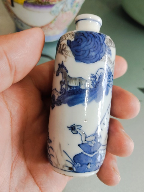 域鉴古玩】青花釉里红十二生肖鼻烟壶拍卖价格/图片/值多少钱