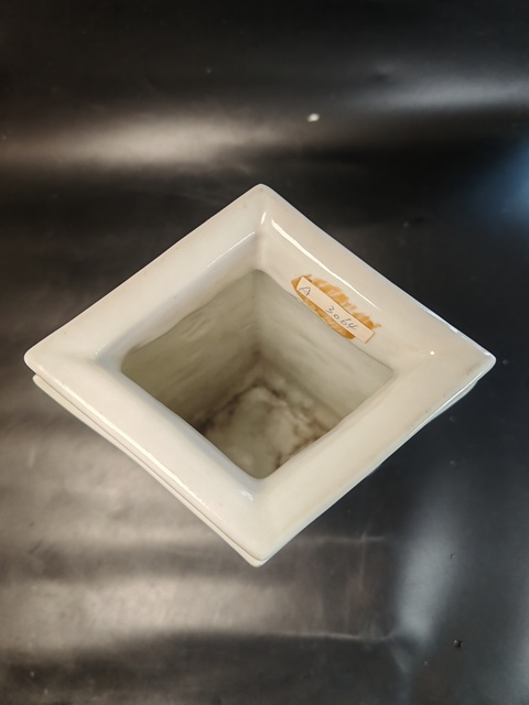 古玩陶瓷八仙圖菱型瓶拍賣，當前價格6500元
