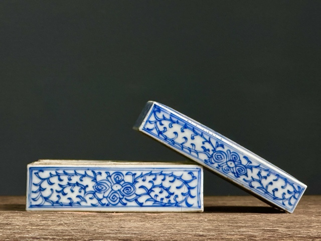 古玩陶瓷青花淡描蝠紋四方印盒拍賣(mài),當(dāng)前價(jià)格8600元