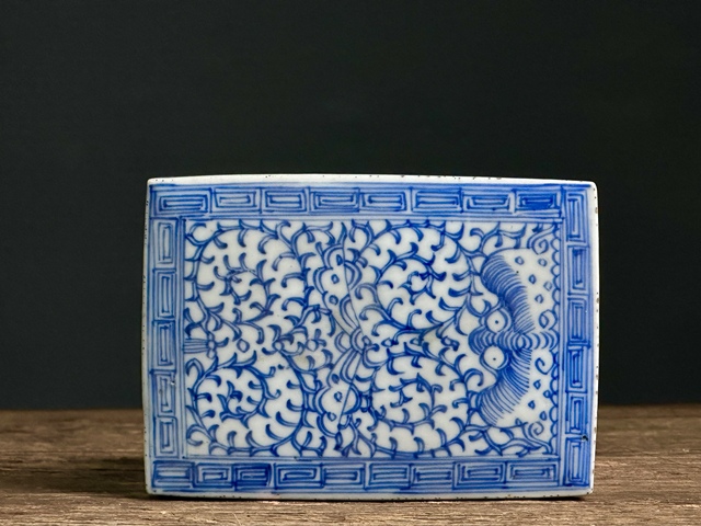 古玩陶瓷青花淡描蝠紋四方印盒拍賣(mài),當(dāng)前價(jià)格8600元