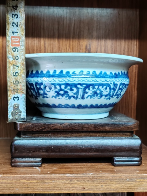 古玩陶瓷青花夔龍紋香爐拍賣(mài),當(dāng)前價(jià)格1500元