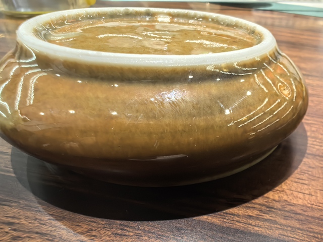 古玩陶瓷外紫金釉內(nèi)彩繪花卉紋鏜鑼洗拍賣，當前價格2900元