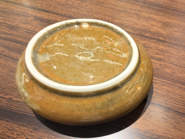 古玩陶瓷外紫金釉內(nèi)彩繪花卉紋鏜鑼洗拍賣，當前價格2900元