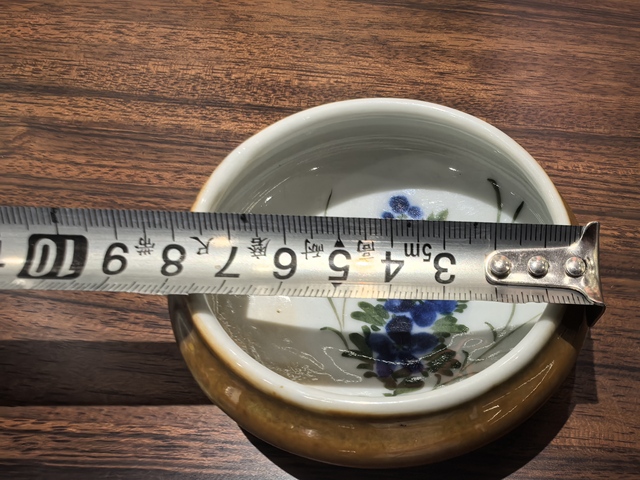 古玩陶瓷外紫金釉內(nèi)彩繪花卉紋鏜鑼洗拍賣，當前價格2900元