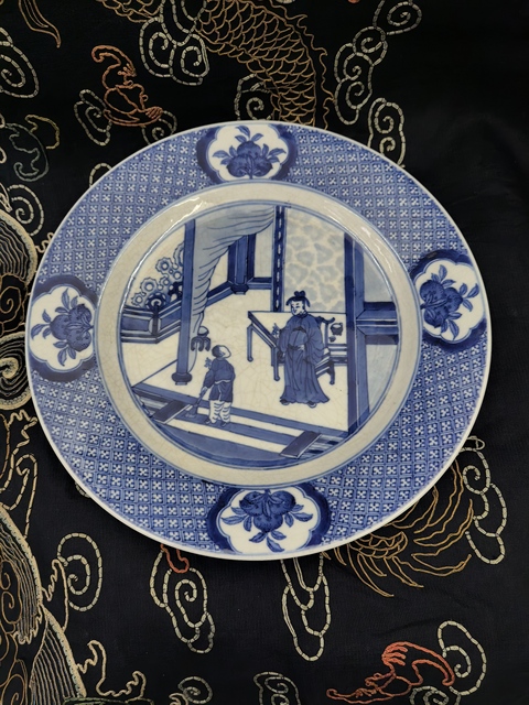 古玩陶瓷清中早·煨瓷青花人物故事紋折沿盤真品鑒賞圖