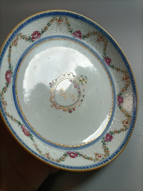 古玩陶瓷清中青花粉彩加描金花卉紋盤拍賣,當(dāng)前價格680元