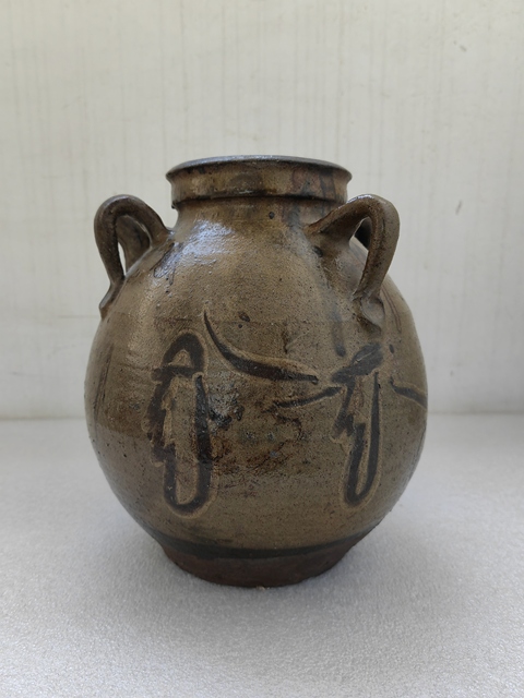 古玩陶瓷黃釉刻花四系壺拍賣，當前價格580元