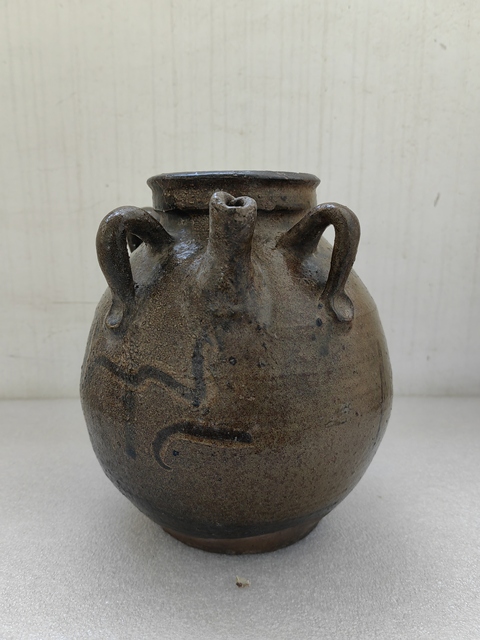 古玩陶瓷黃釉刻花四系壺拍賣，當前價格580元