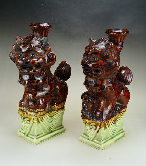 古玩陶瓷明清褐釉獅子燭臺拍賣,當前價格1500元