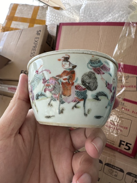 古玩陶瓷粉彩麒麟送子刨花缸拍賣,當(dāng)前價(jià)格1500元