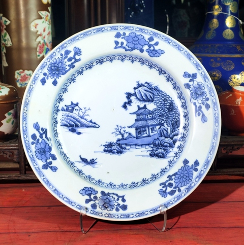 古玩陶瓷【佳士得乾隆】青花山水樓閣圖折沿盤拍賣，當前價格3980元