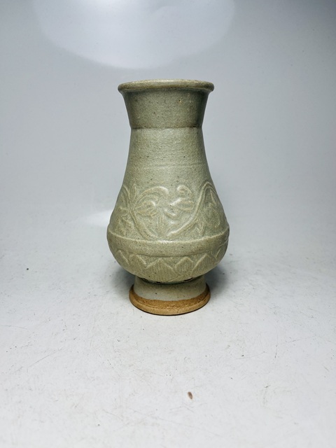 古玩陶瓷(宋代精品)纏枝影青釉刻花紋瓶拍賣,當前價格3888元