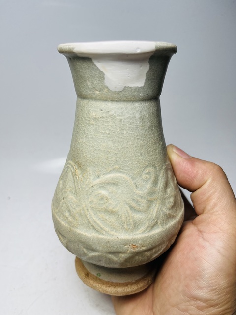 古玩陶瓷(宋代精品)纏枝影青釉刻花紋瓶拍賣,當前價格3888元