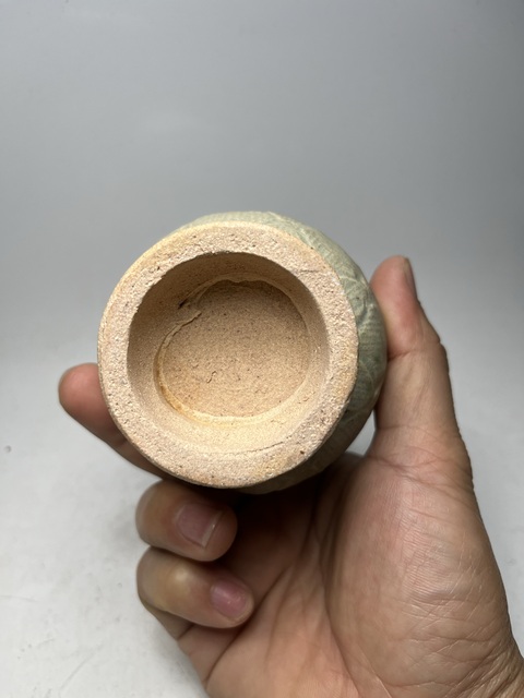 古玩陶瓷(宋代精品)纏枝影青釉刻花紋瓶拍賣,當前價格3888元