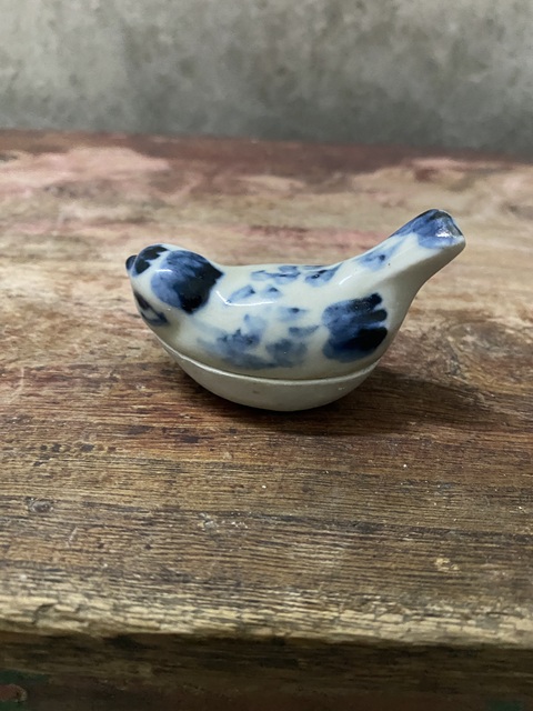 古玩陶瓷晚明?青花仿生瓷蓋盒拍賣，當(dāng)前價格2000元