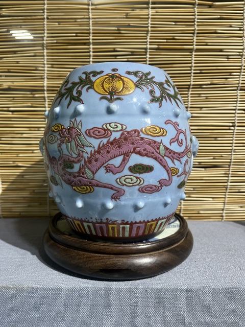 古玩陶瓷天藍釉粉彩云龍紋獸耳罐拍賣,當前價格18000元
