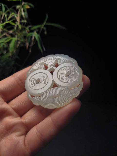 古玩玉器清代和田玉雕“福在眼前”佩拍賣，當前價格28000元