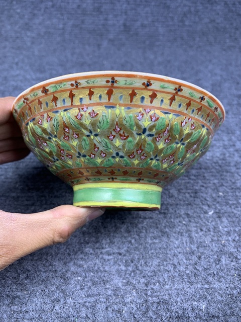 古玩陶瓷粉彩描紅花卉碗拍賣，當前價格2288元