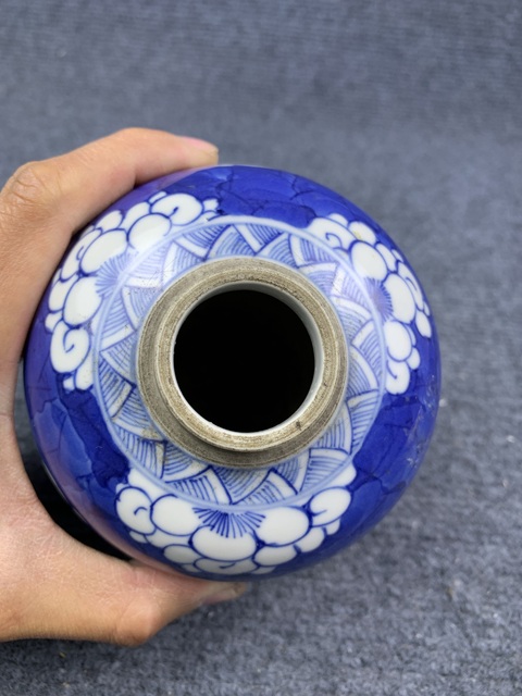 古玩陶瓷青花留白冰梅罐拍賣,當前價格2588元
