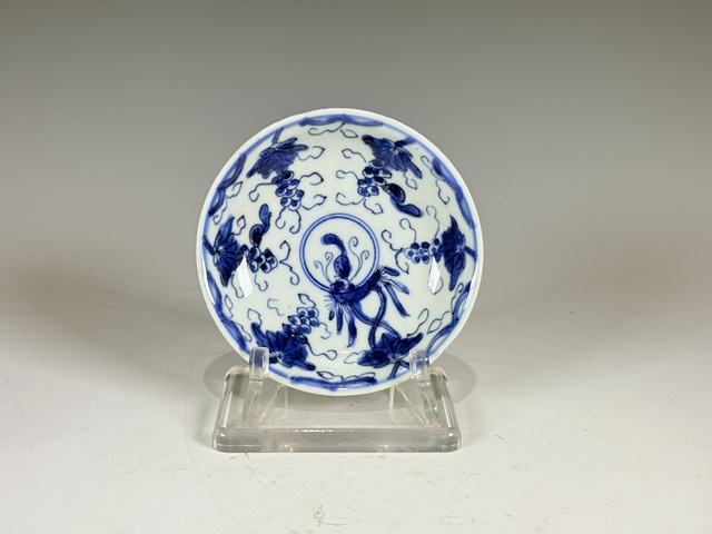 古玩陶瓷清康熙·青花松鼠葡萄紋盤拍賣，當(dāng)前價格1900元