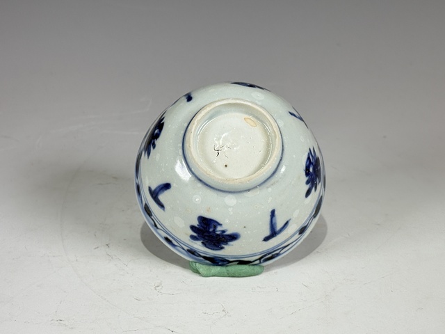 古玩陶瓷清早期·青花花卉紋杯真品鑒賞圖