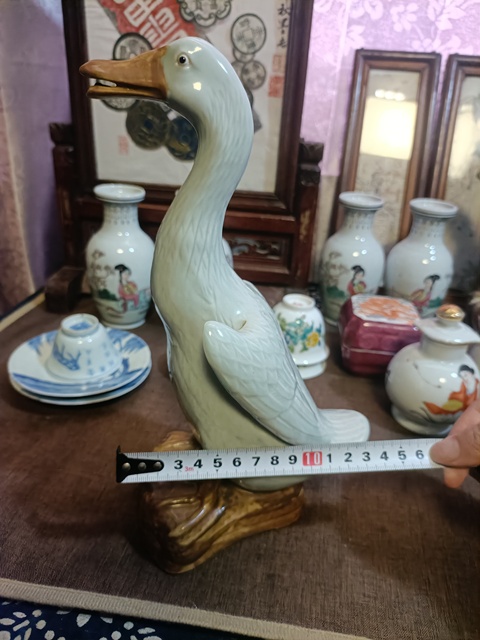 古玩陶瓷民國雕塑豆青釉鴨拍賣，當前價格3888元